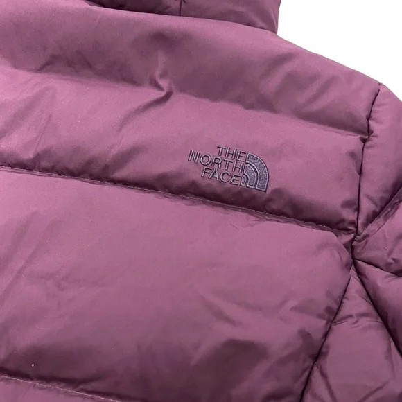 THE NORTH FACE Womens New Dealio 550 Down Short Jacket Blackberry Wine